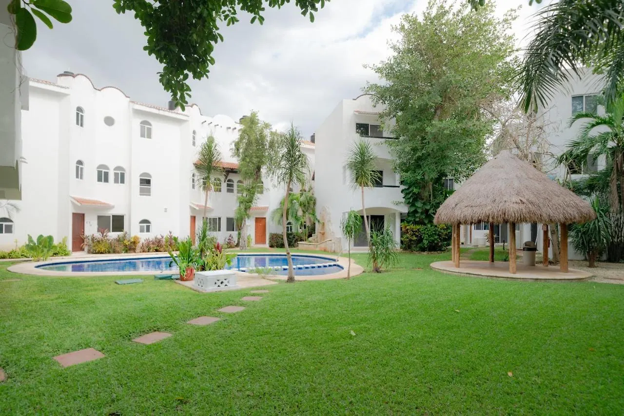 3 Bedroom Condo With Pool - Playacar Phase II - At Quintas Pakal Complex 21 Playa del Carmen